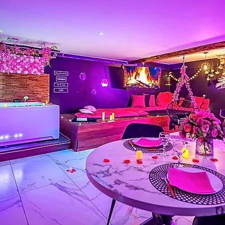 Sweet Dreams Jacuzzi Hotel Lissieu
