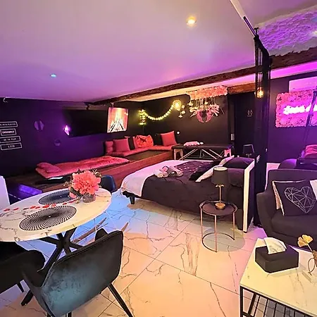 Sweet Dreams Jacuzzi Hotel Lissieu