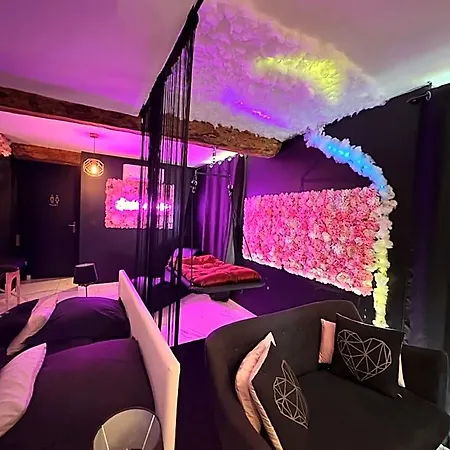 Sweet Dreams Jacuzzi Love hotel